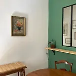 La Luciole *